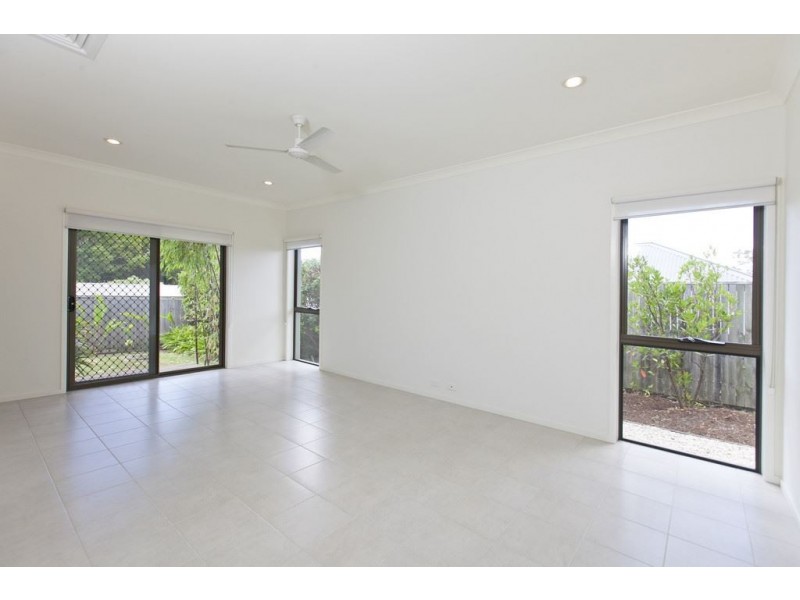 70 Moss Road, Wakerley QLD 4154