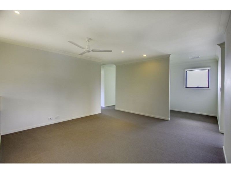 70 Moss Road, Wakerley QLD 4154