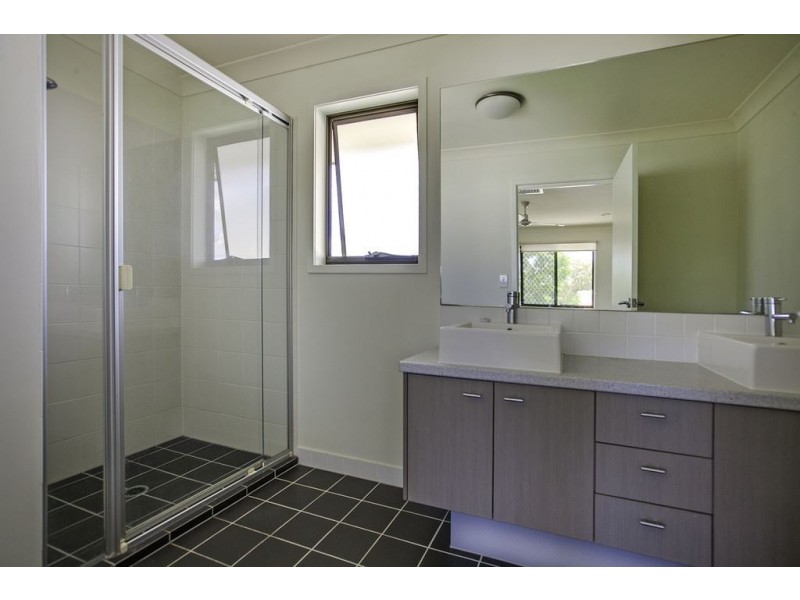70 Moss Road, Wakerley QLD 4154
