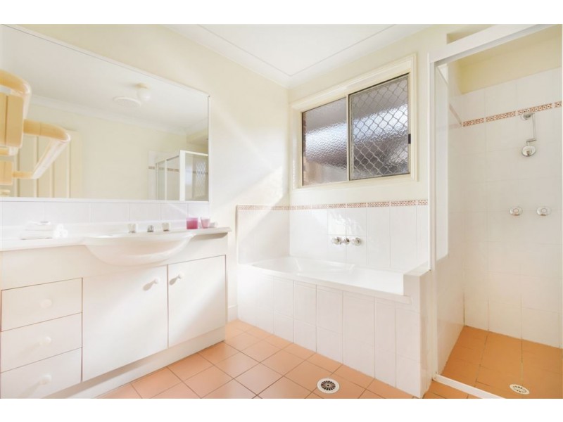 28 Matthews Way, Wakerley QLD 4154