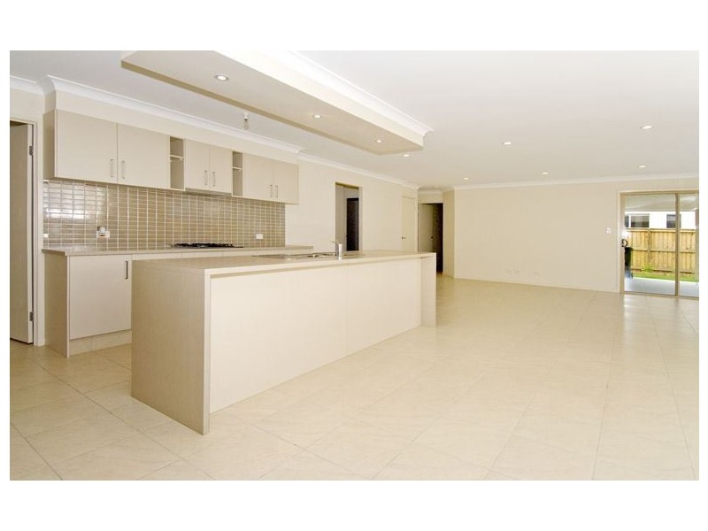 7 Robin Close, Wakerley QLD 4154