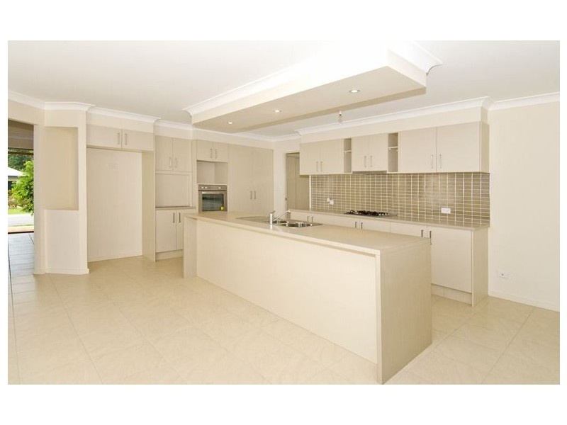 7 Robin Close, Wakerley QLD 4154
