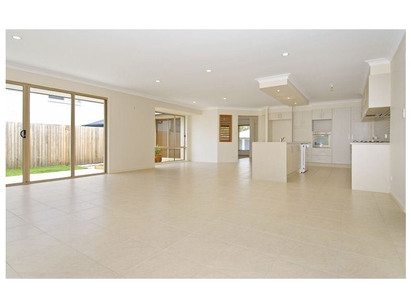 7 Robin Close, Wakerley QLD 4154
