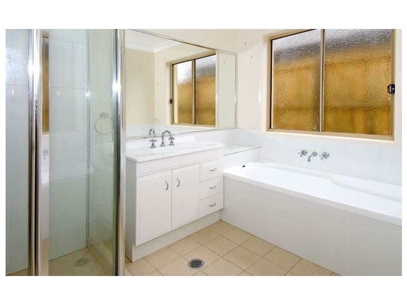 7 Robin Close, Wakerley QLD 4154