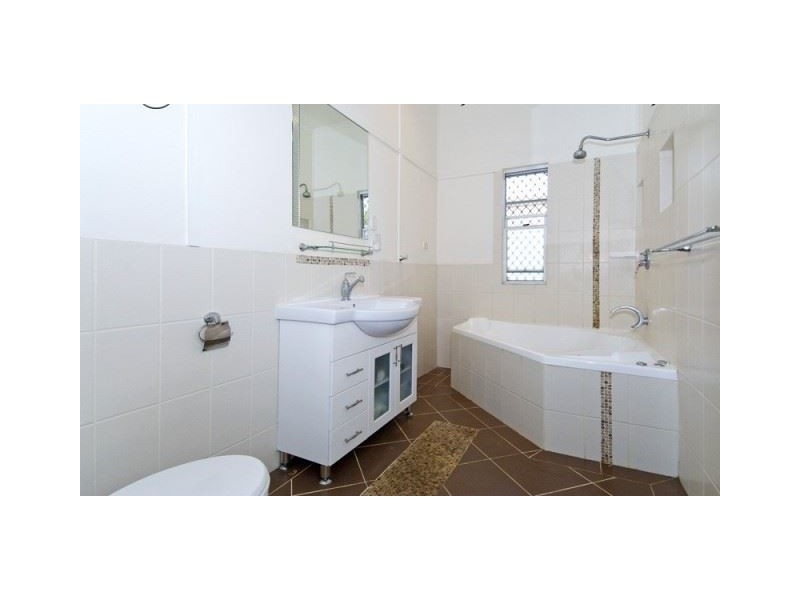 16 Manly Road, Manly QLD 4179