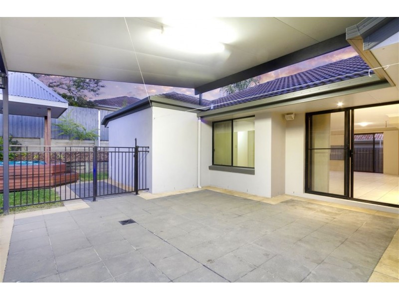 35 Manor Crescent, Wakerley QLD 4154