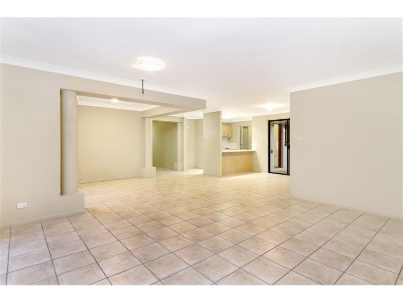 35 Manor Crescent, Wakerley QLD 4154