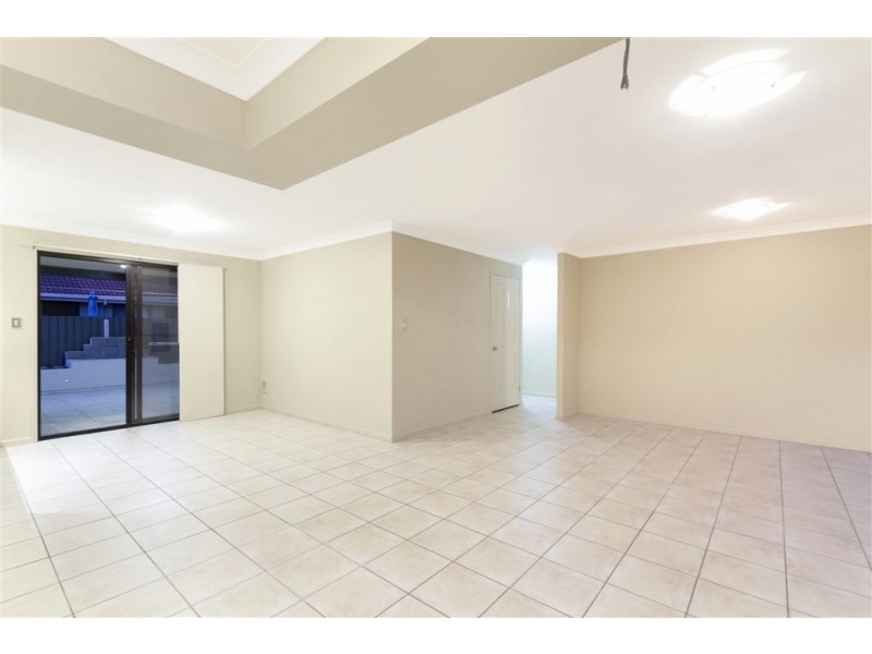 35 Manor Crescent, Wakerley QLD 4154