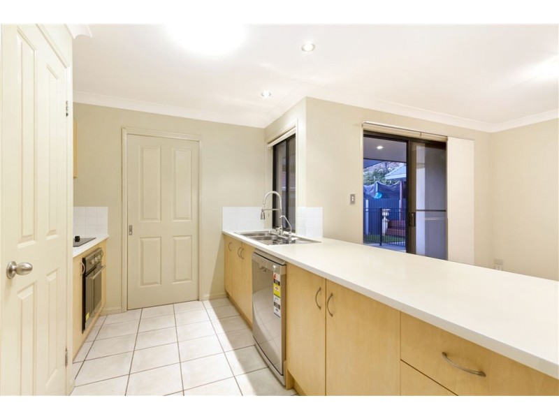 35 Manor Crescent, Wakerley QLD 4154