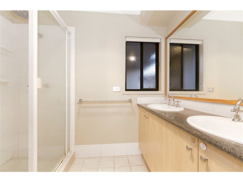 35 Manor Crescent, Wakerley QLD 4154