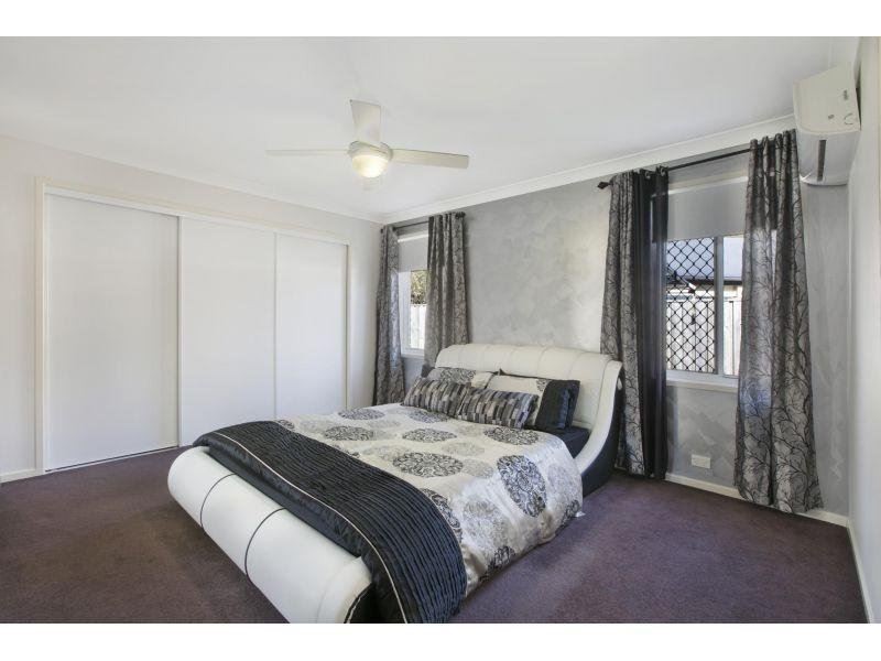 4 Chipping Close, Wakerley QLD 4154