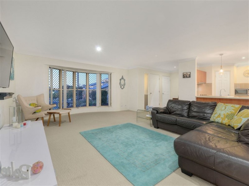 15 Manor Crescent, Wakerley QLD 4154