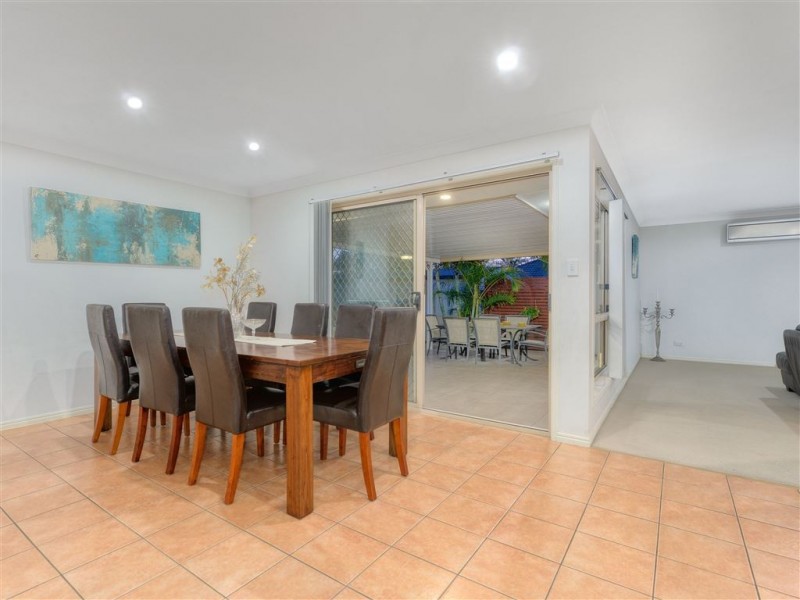 15 Manor Crescent, Wakerley QLD 4154