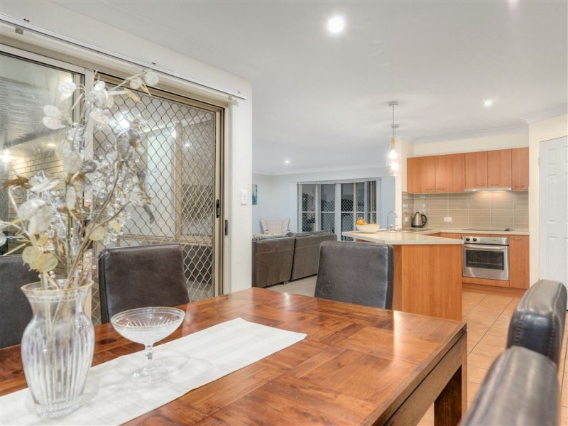 15 Manor Crescent, Wakerley QLD 4154