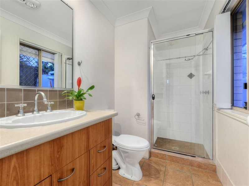 15 Manor Crescent, Wakerley QLD 4154