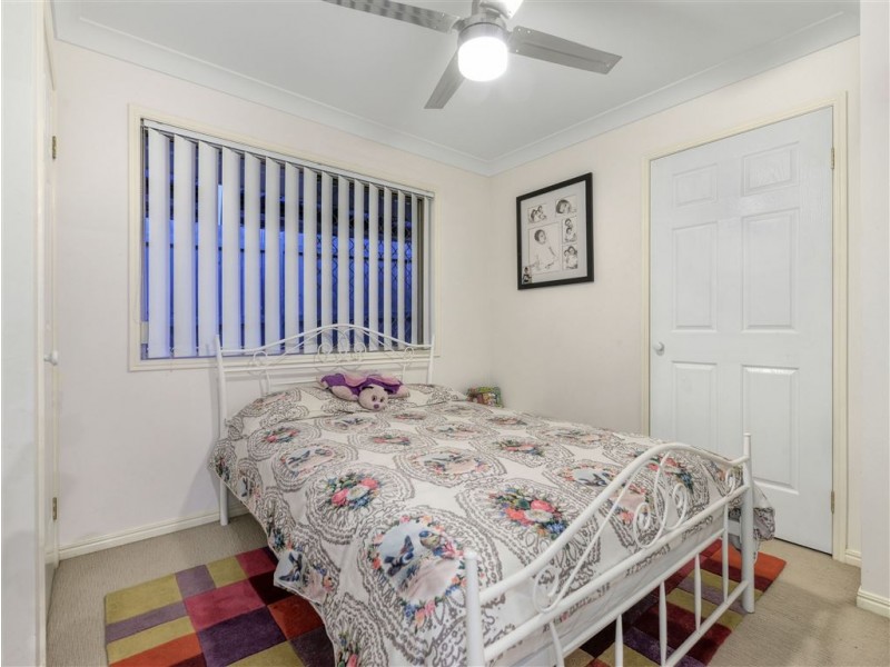 15 Manor Crescent, Wakerley QLD 4154