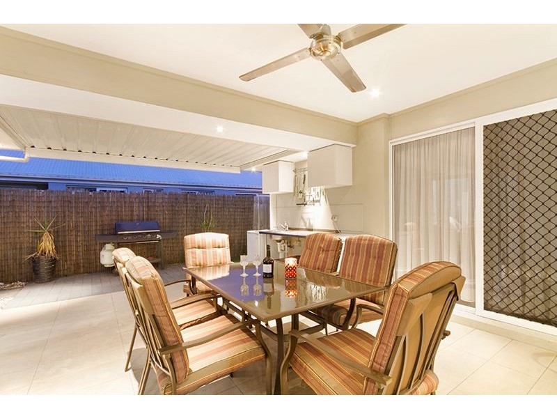 4 Peregian Close, Manly West QLD 4179