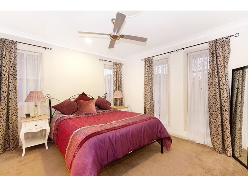 4 Peregian Close, Manly West QLD 4179