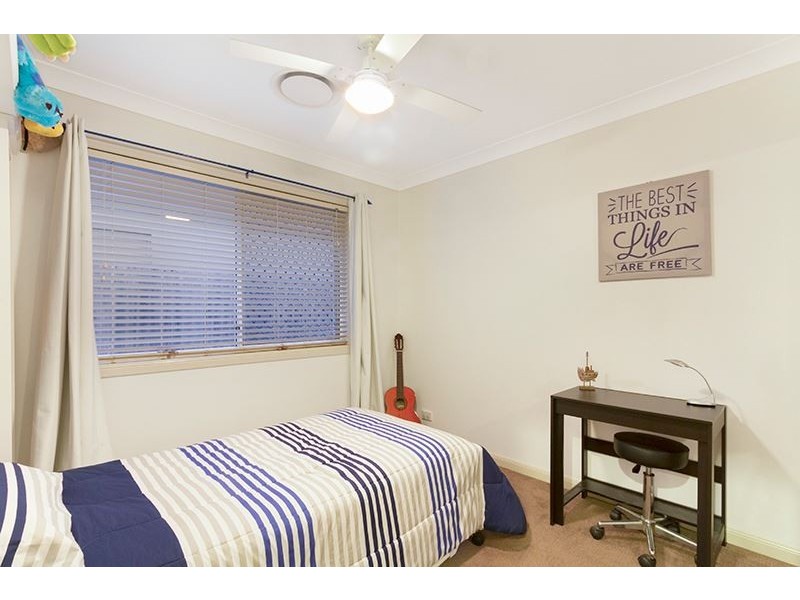 4 Peregian Close, Manly West QLD 4179