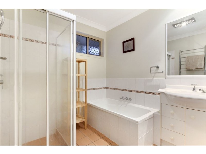 16 Matthews Way, Wakerley QLD 4154