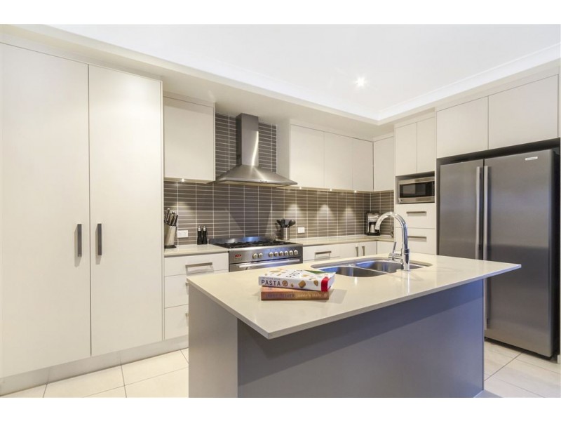 15 Bailey Street, Wakerley QLD 4154