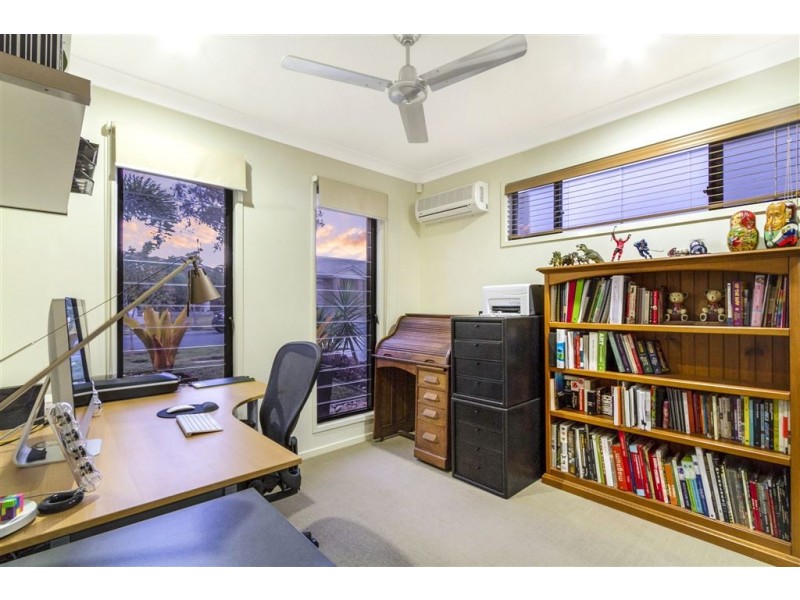 15 Bailey Street, Wakerley QLD 4154