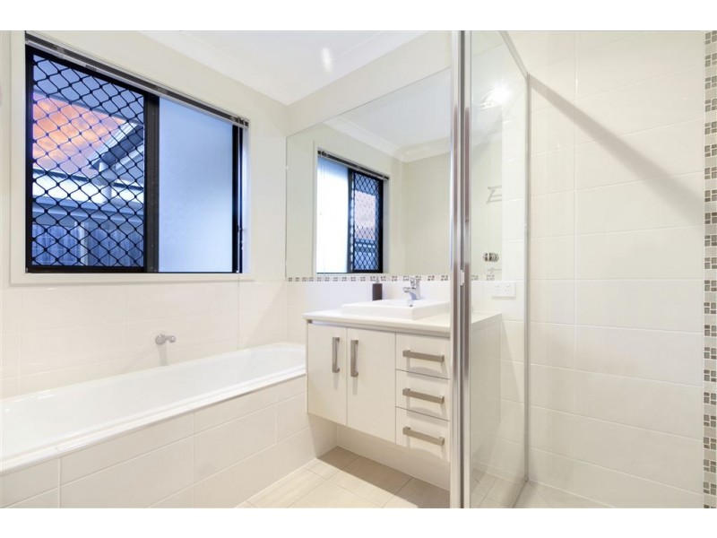 15 Bailey Street, Wakerley QLD 4154