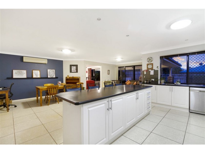 55 Clive Road, Birkdale QLD 4159