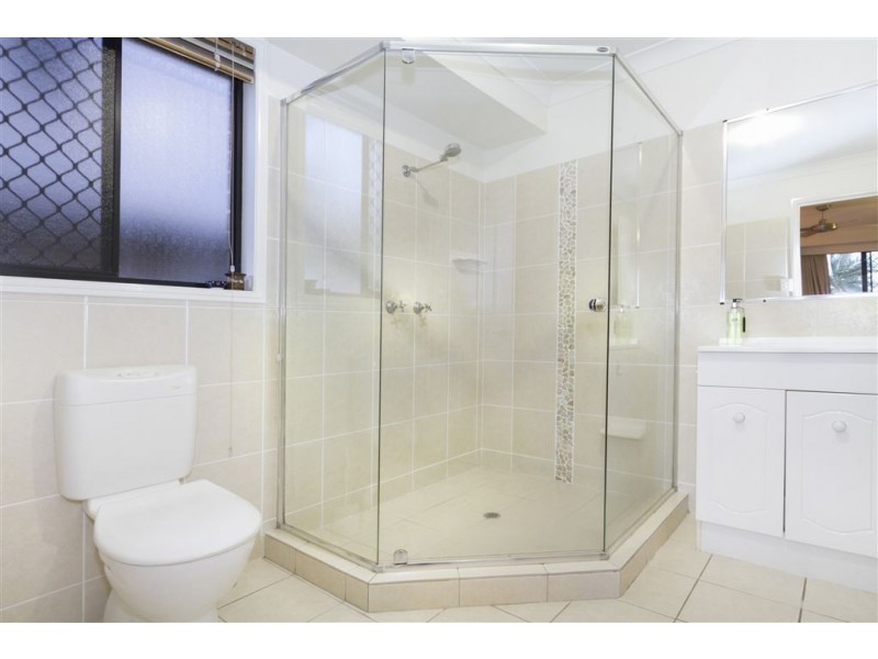 55 Clive Road, Birkdale QLD 4159