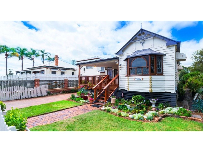 21 Waterloo Esplanade, Wynnum QLD 4178