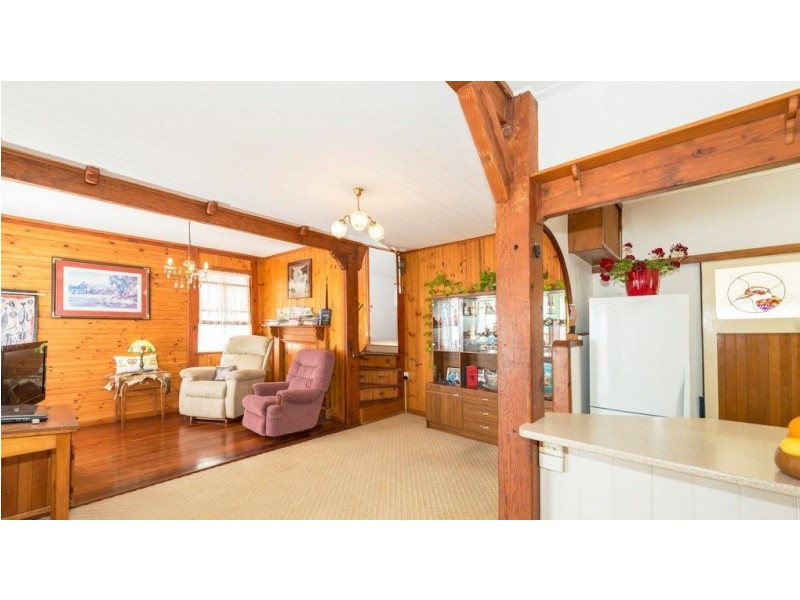 21 Waterloo Esplanade, Wynnum QLD 4178