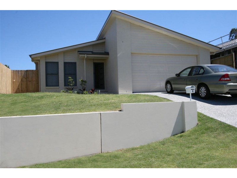 4 Ladbroke Street, Wakerley QLD 4154