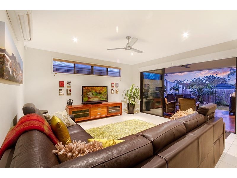 15 Bailey Street, Wakerley QLD 4154