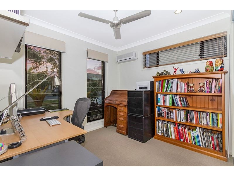 15 Bailey Street, Wakerley QLD 4154