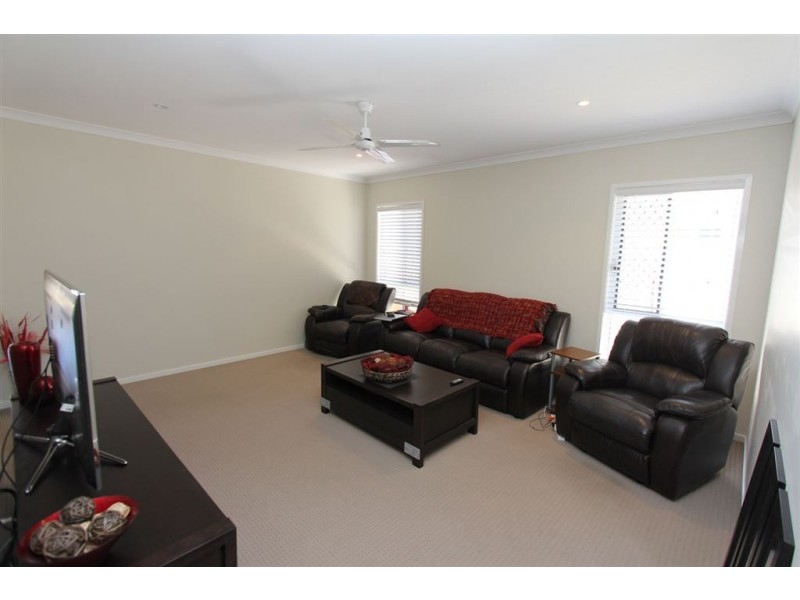 37 Doherty Place, Wakerley QLD 4154