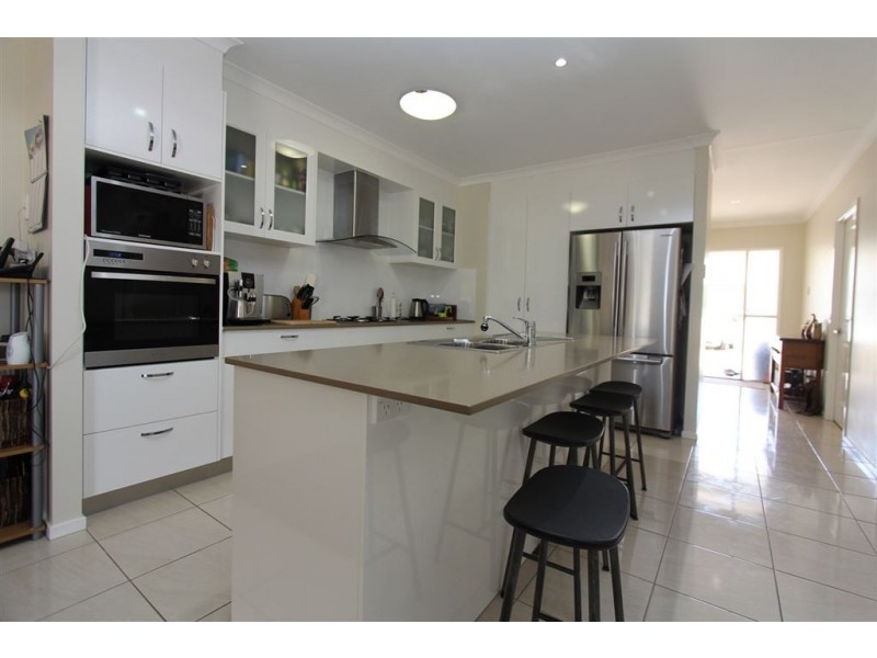 37 Doherty Place, Wakerley QLD 4154