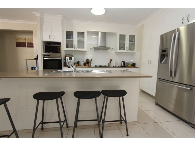 37 Doherty Place, Wakerley QLD 4154