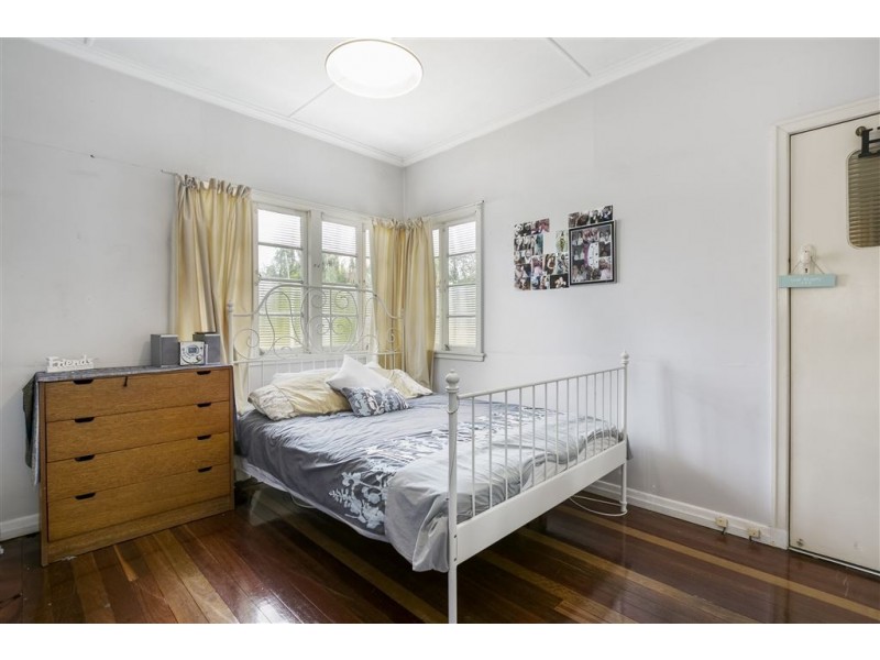 30 Elgar Street, Holland Park QLD 4121