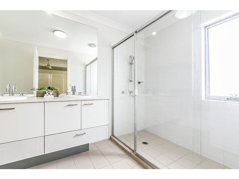 48 Moss Road, Wakerley QLD 4154