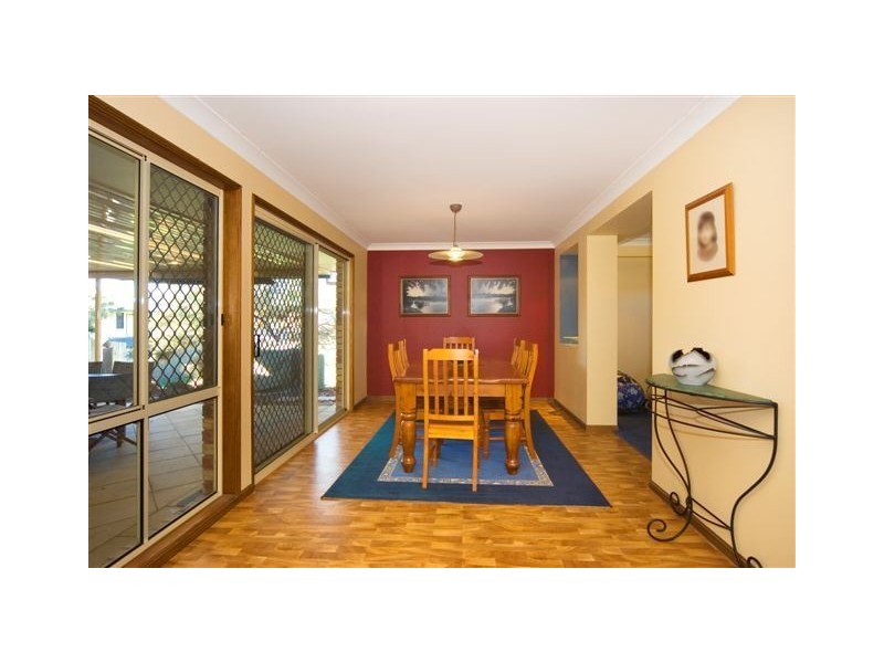 24 Claire Place, Wakerley QLD 4154