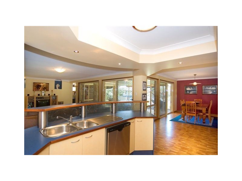 24 Claire Place, Wakerley QLD 4154