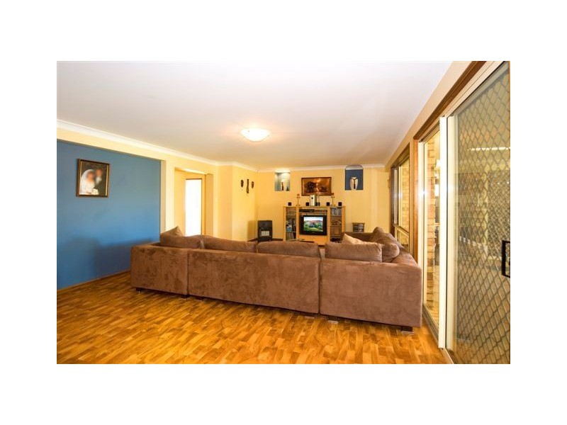24 Claire Place, Wakerley QLD 4154