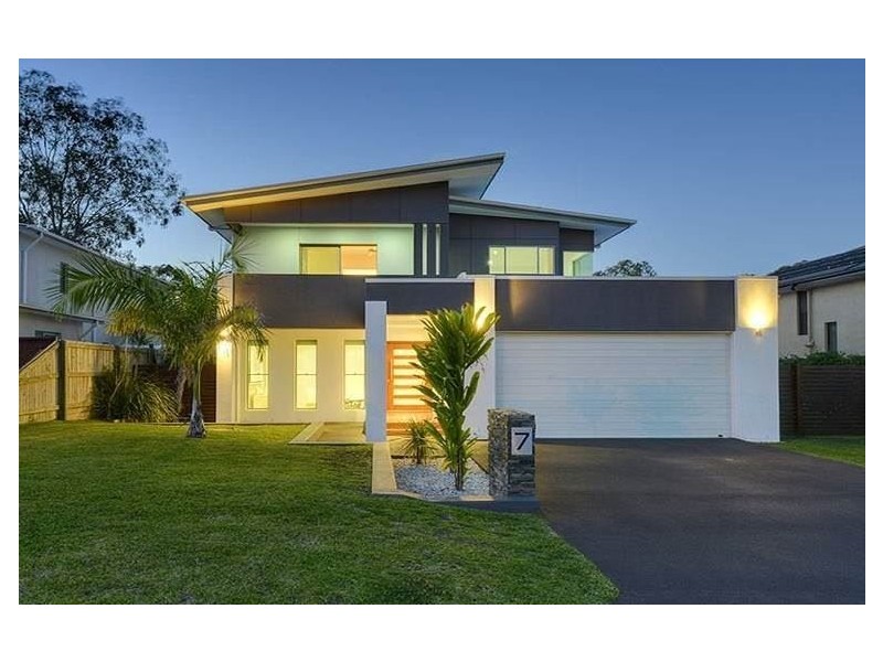 7 Peregian Close, Manly West QLD 4179