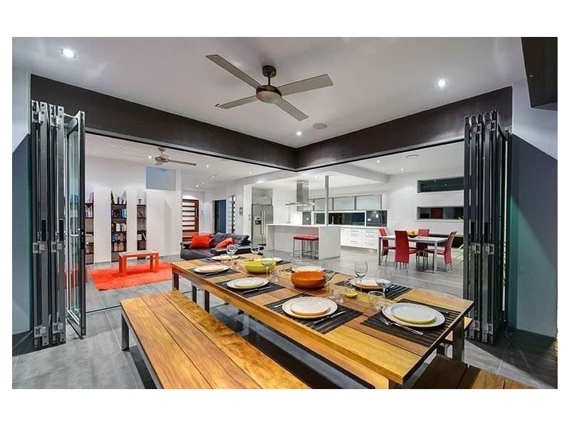 7 Peregian Close, Manly West QLD 4179