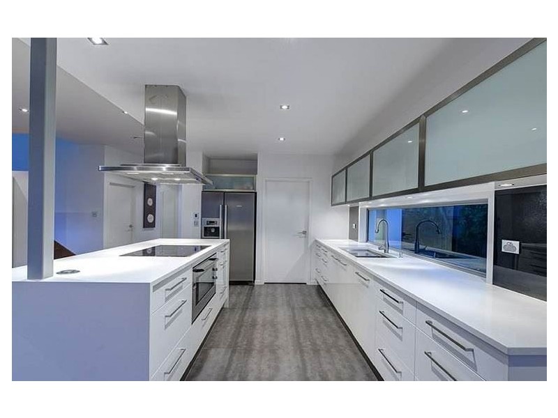 7 Peregian Close, Manly West QLD 4179