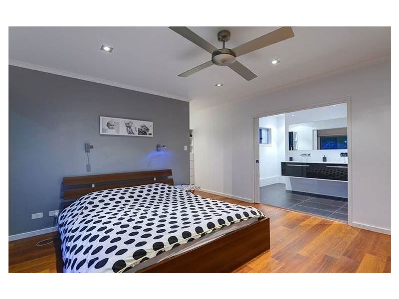 7 Peregian Close, Manly West QLD 4179