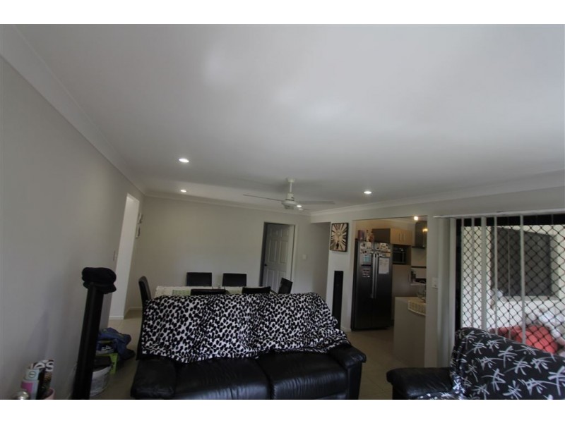 5 Foxwood Cct, Wakerley QLD 4154