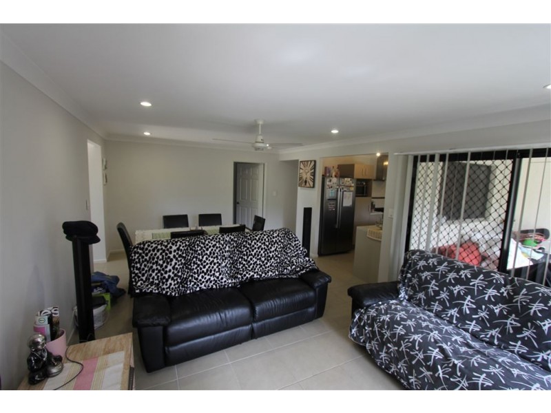 5 Foxwood Cct, Wakerley QLD 4154