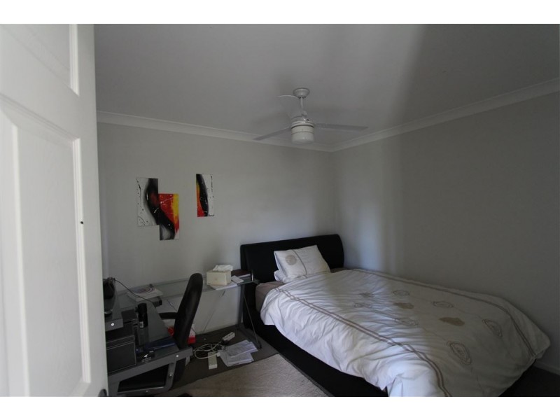 5 Foxwood Cct, Wakerley QLD 4154