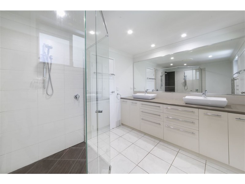 31 Rosella Street, Wellington Point QLD 4160